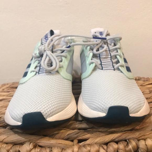 ADIDAS BRAND NEW sneakers with tag - Picture 2 of 6